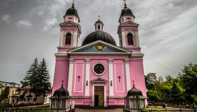 Cathedral-of-the-Holy-Spirit-Chernivtsi-Ukraine-5