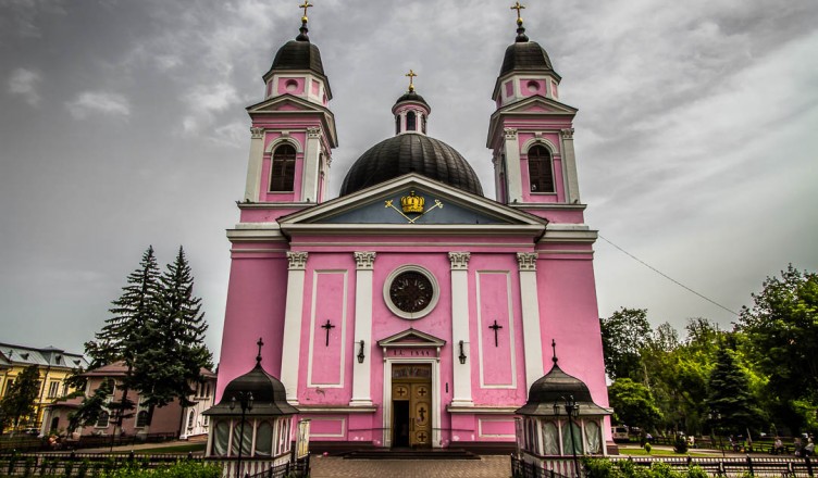 Cathedral-of-the-Holy-Spirit-Chernivtsi-Ukraine-5