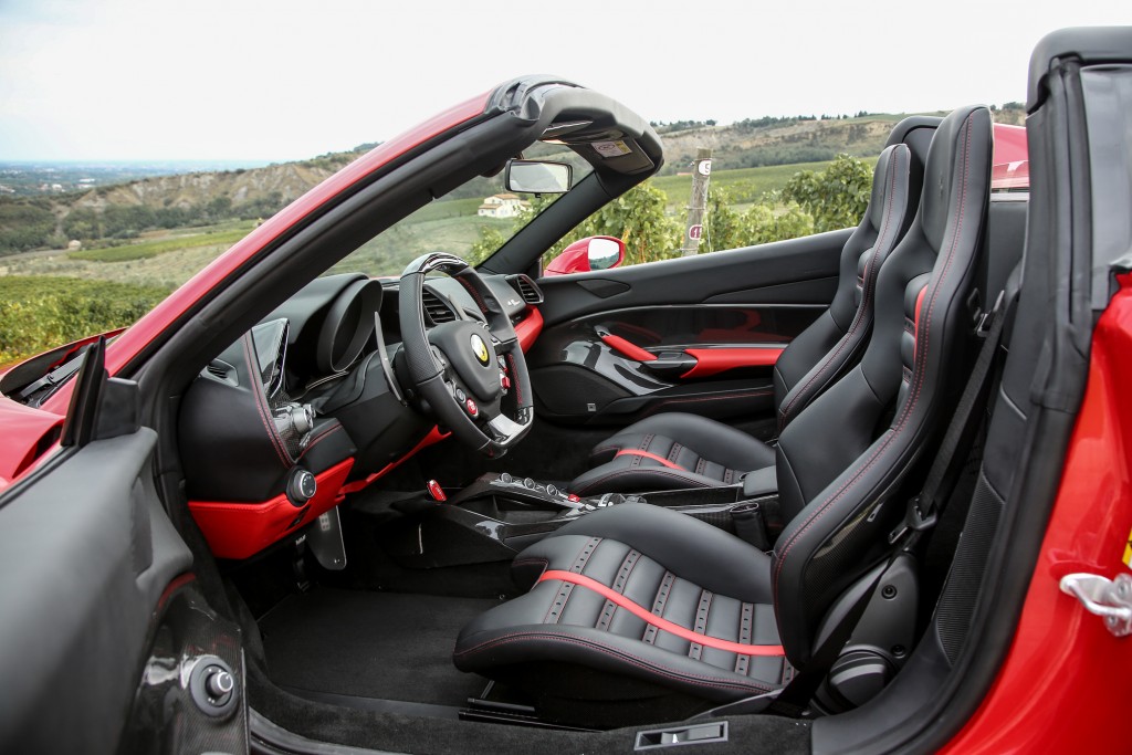 2016-Ferrari-488-Spider-interior-view-03