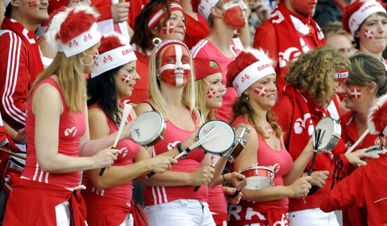 Danish fans are pictured during the UEFA Women's Euro 2009 football match Finland vs Denmark at Olympic stadium in Helsinki, Finland on August 23, 2009. LEHTIKUVA / Jussi Nukari *** FINLAND OUT ***