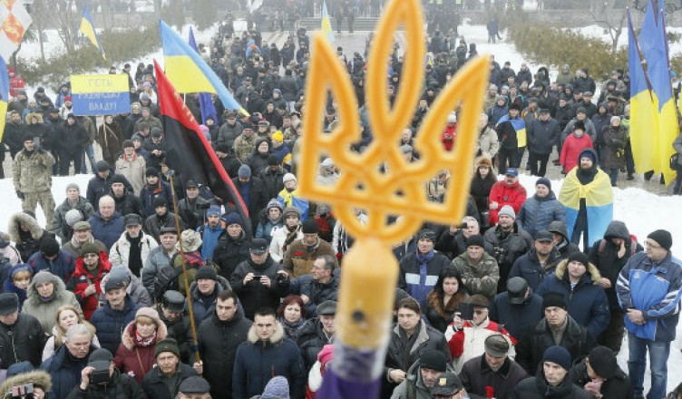 video-protest-in-kiev-circa-300-de-oameni-s-au-adunat-in-centrul-capitalei-si-cer-demisia-presdintelui-1520593285