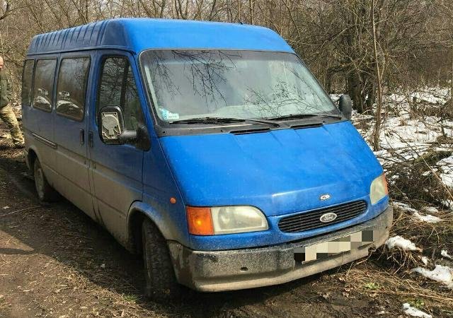 Возле границы с Молдовой нашли микроавтобус со спиртом 1