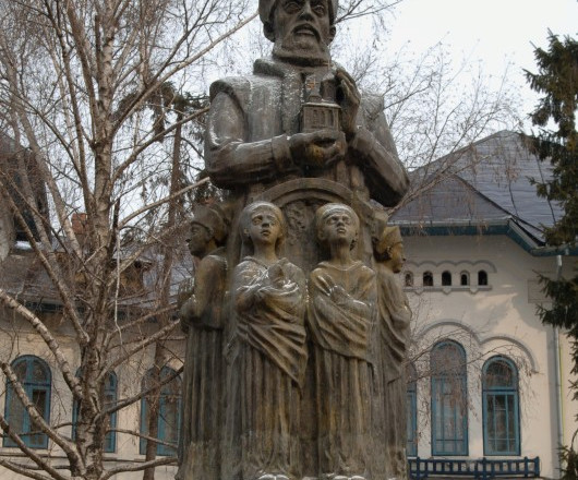 Grup statuar reprezentand pe domnitorul Constantin Brancoveanu si fiii sai.