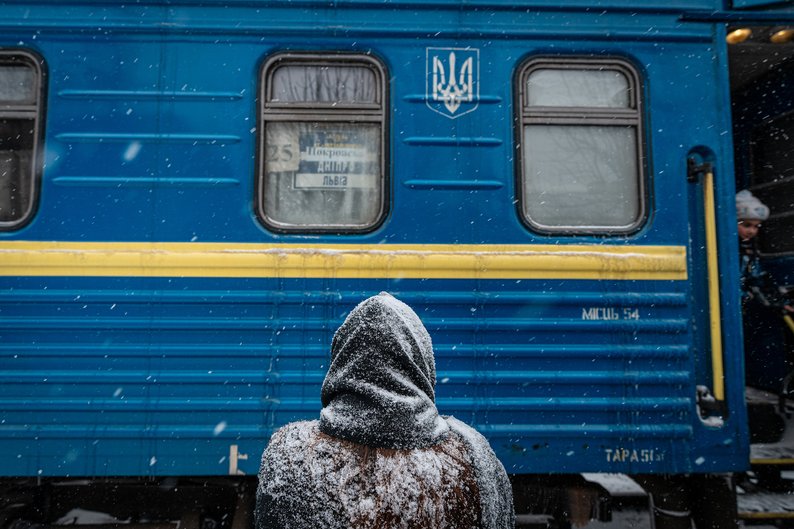 POKROVSK, UKRAINE - JANUARY 8: A Ukrainian woman waits to step up on an evacuation train to a safer place at the western part of the country, in Pokrovsk, Ukraine on January, 2024. The villages surrounding the city of Kramatorsk, specially near the area of Bakhmut, are in constant threat of incoming Russian air strikes. (Photo by Ignacio Marin/Anadolu via Getty Images)