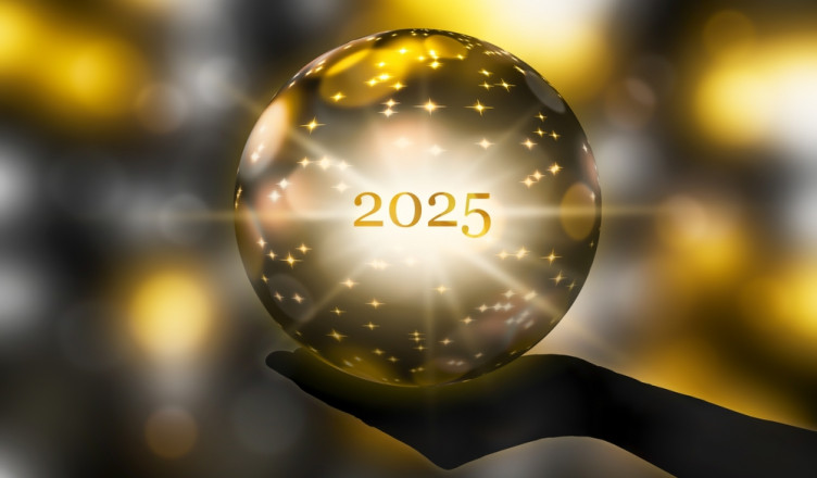 Fortunetelling,2025,With,A,Crystal,Ball,In,A,Hand,,Festive